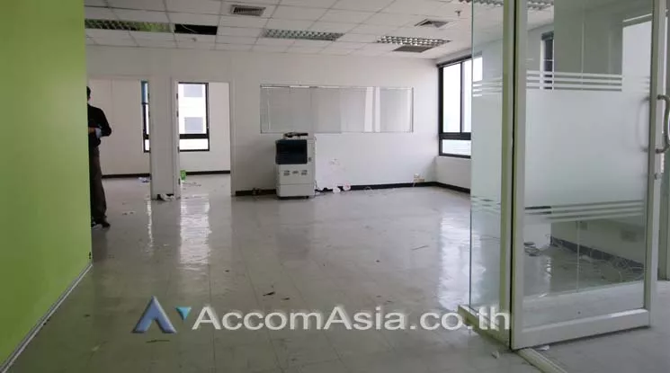  1  Office Space For Rent in Phaholyothin ,Bangkok  at Elephant Building AA14230